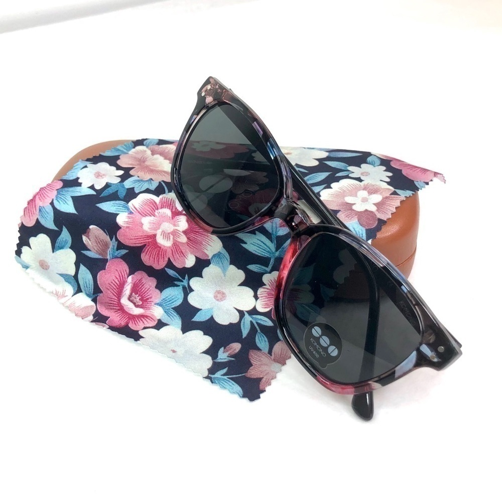 KOMONO Renee Floral Sunglasses Black Pink NEW - Picture 7 of 13